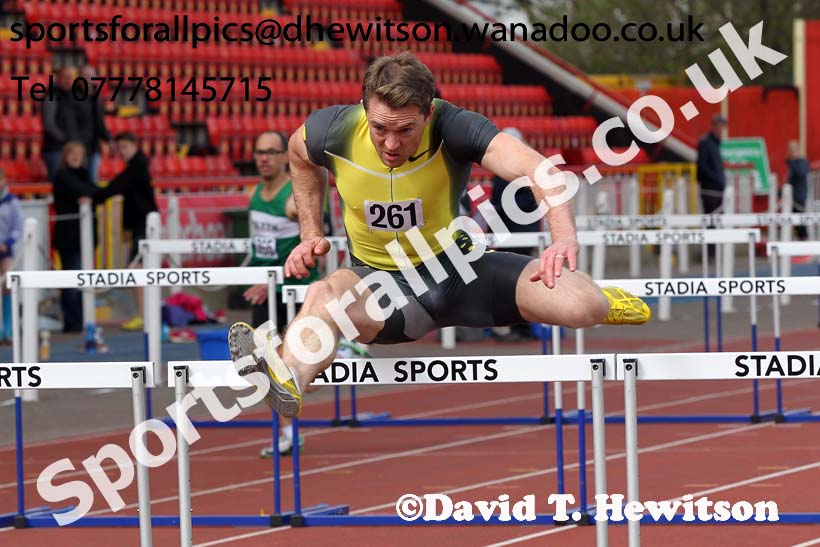 Mens hurdles, Gateshead Open Medal Meeting. Photo: David T. Hewitson/Sports for All Pics